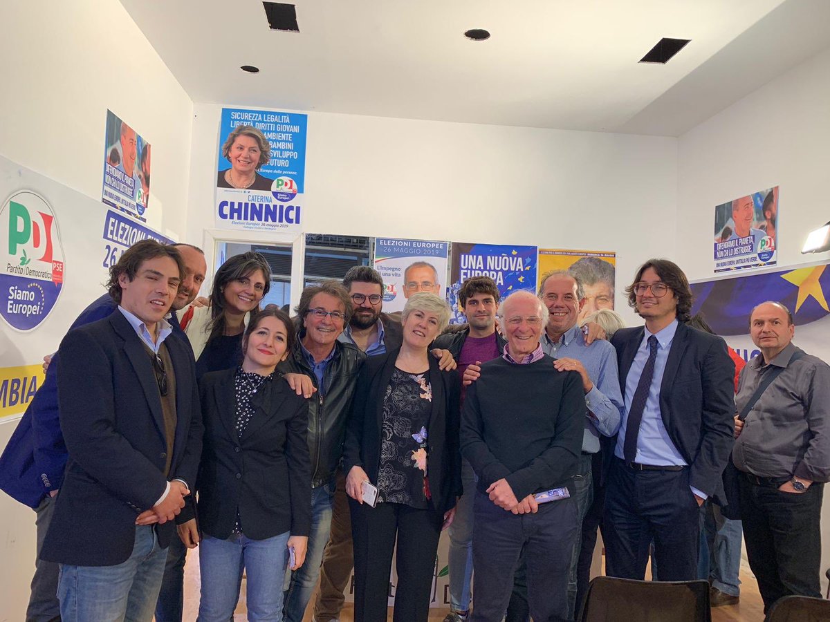 MilaSpicola's tweet photo. Gli amici del comitato elettorale @pdnetwork di Trapani.
#casapercasa
#viportoconme
#scriviSPICOLA https://t.co/PlhkDTGXhN
