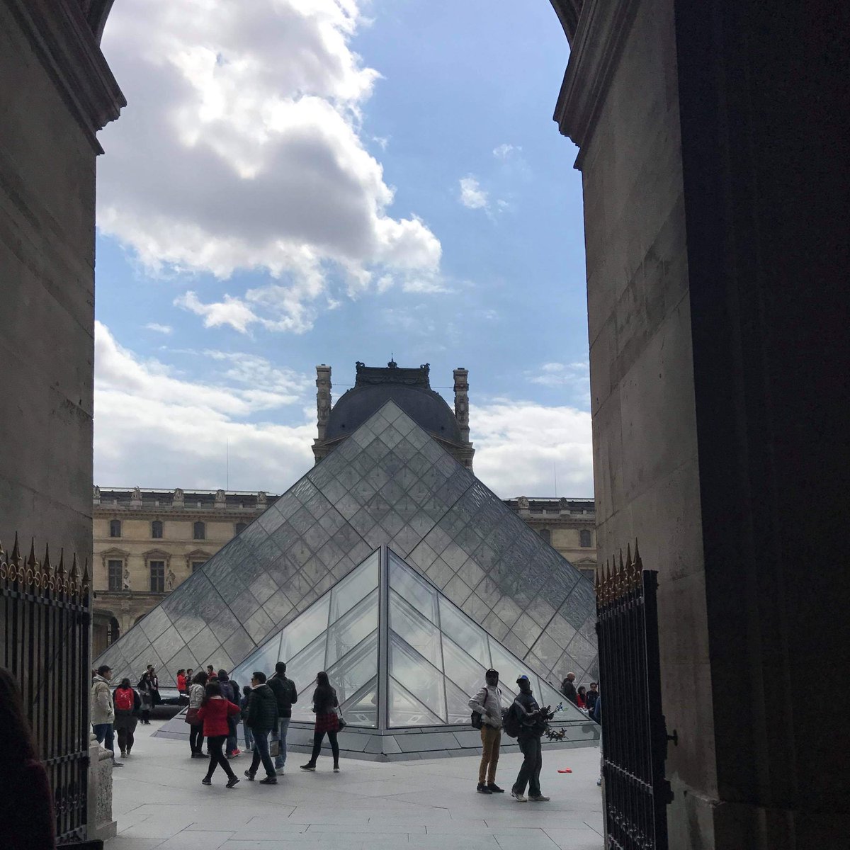 sinclairBentley's tweet photo. Louvre pyramids were sooooooo 💣 all thanks to money and it changes everything (forgot to post ) #moneychangeseverything #7figuresandup #louvrepyramids #aurevoirbitches https://t.co/3TuZEj4xlI