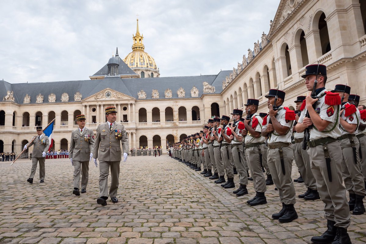 CEMAT_FR's tweet image. Les musiques de l'@armeedeterre sont héritières d'un patrimoine exceptionnel transmis par des musiciens dévoués. Patrimoine qui se perpétue aussi pour les jeunes engagés autour de l'emblème du #1RAMa. Ils s'inspireront d'un idéal commun les inscrivant dans une lignée glorieuse.