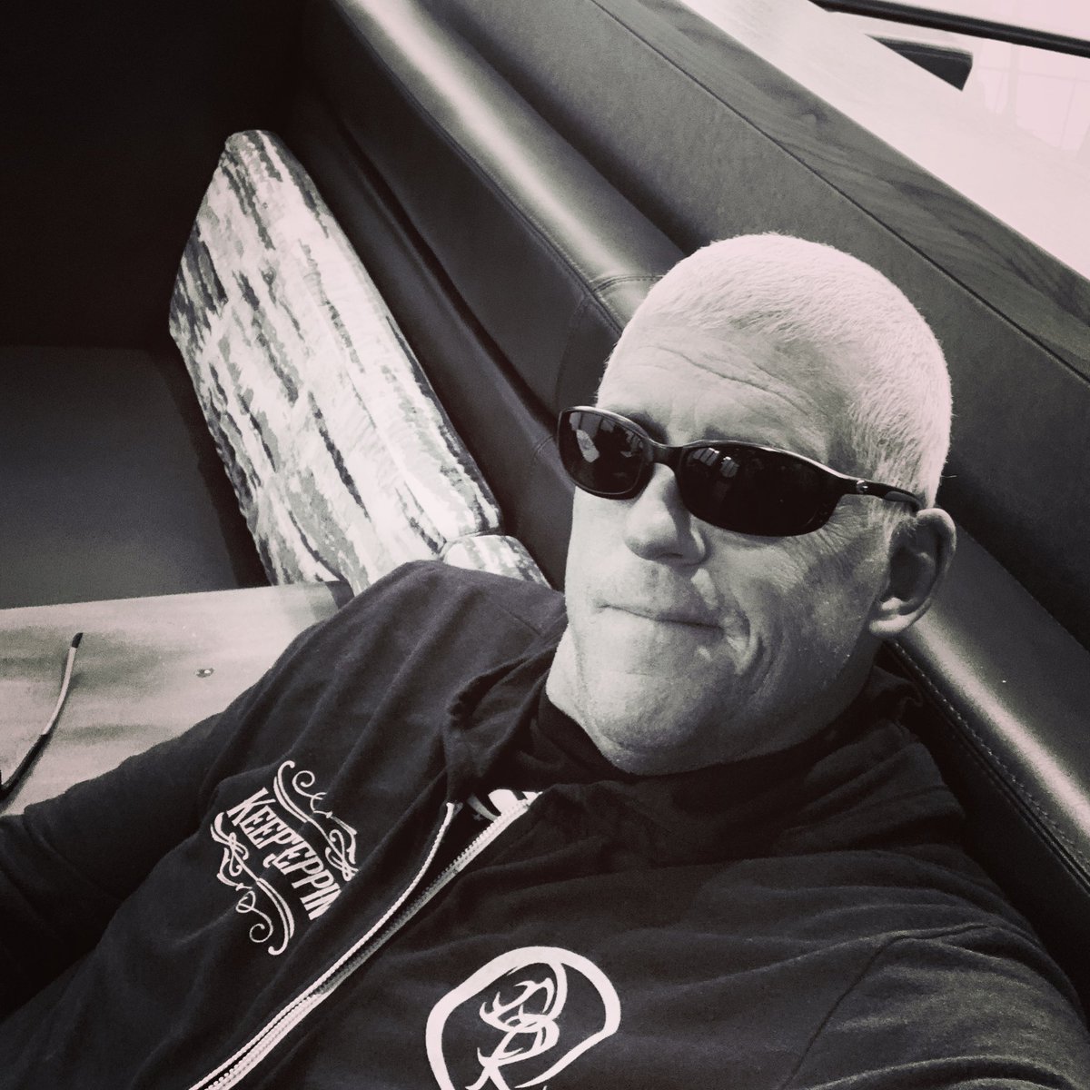 dustinrhodes's tweet photo. Vegas bound! #PreparedAndReady @AEWrestling #AEWDoN #KeepSteppin little brother, cause I am. #CodysReckoning is at hand. #ILoveMyBrother #LastOutlaw #TheNatural #DustinRhodes #GenVsGen #DyingHorse #ImNotOleYeller #OneLastRide.... #OrIsIt? https://t.co/OmWr4TOEEh