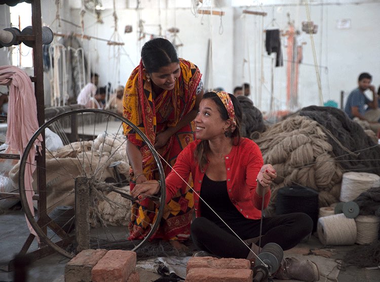 Cuando adquirir una alfombra es mucho más que eso... Hoy os hablamos de <a href="/Sukhi_es/">Sukhi</a> y sus maravillosos diseños hechos con un trabajo artesanal impecable tinyurl.com/y5r73lzo