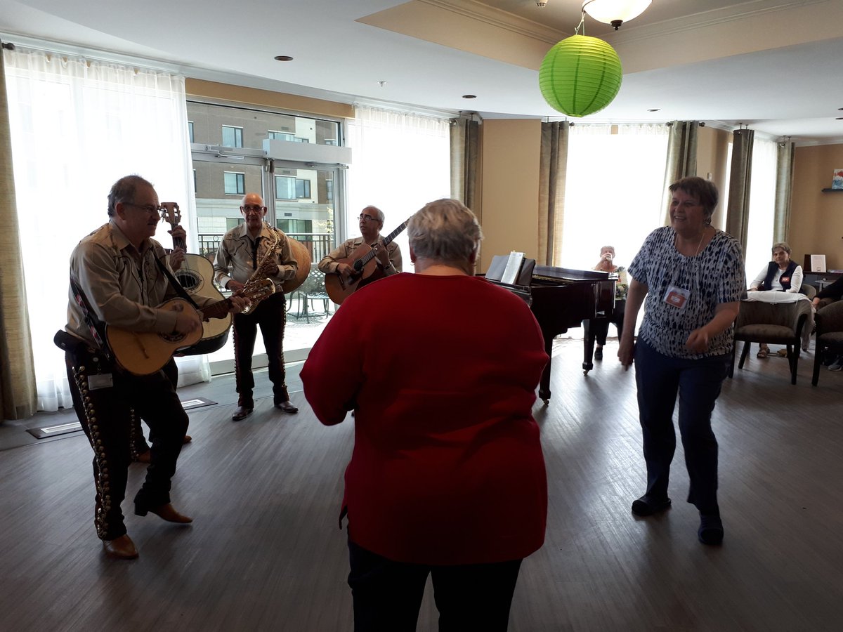 Kanata Seniors have a great Fiesta at the Red Oak