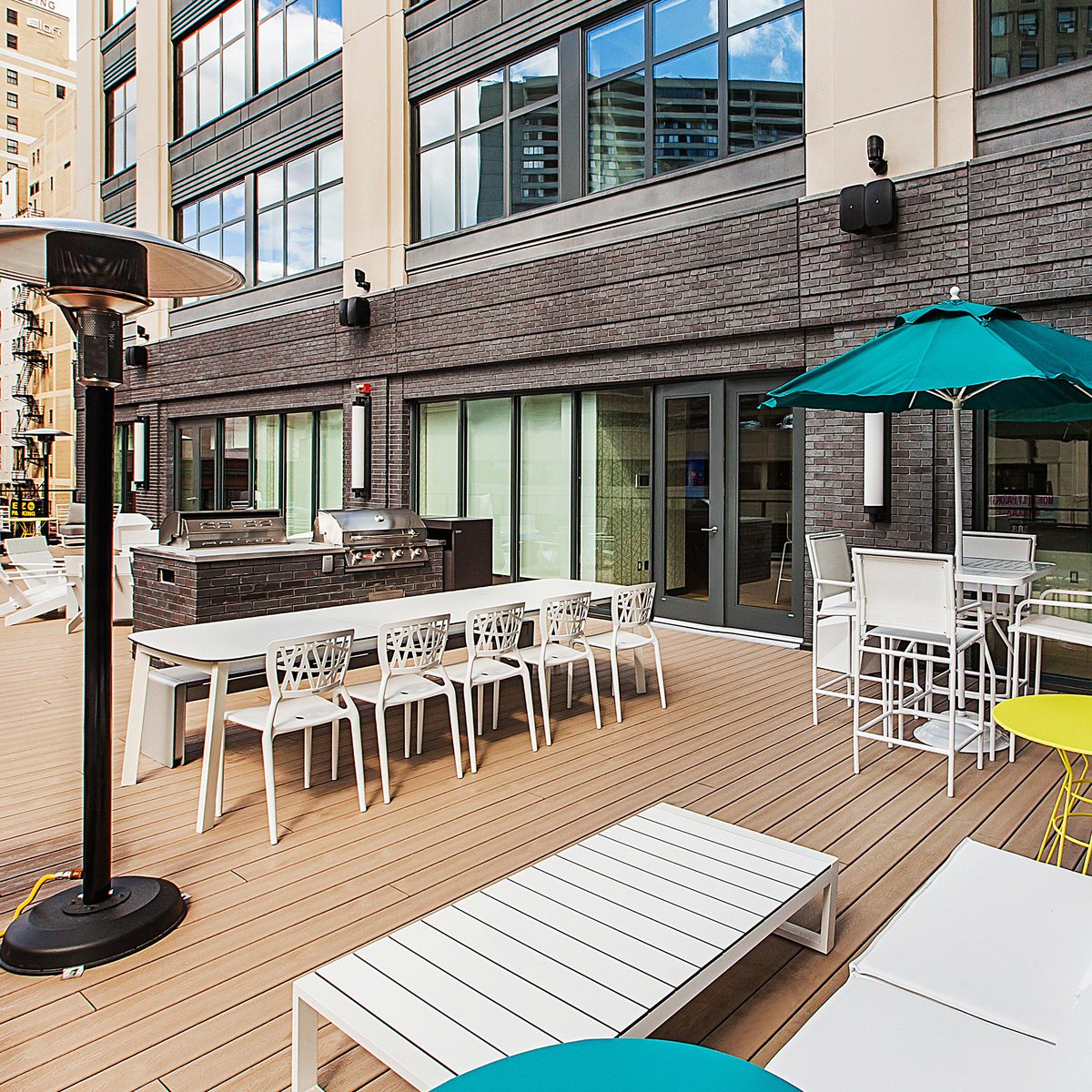 BedrockDetroit's tweet photo. Located in historic Capitol Park, 28Grand is #Detroit's first #microloft development. Enjoy community amenities including the large second floor terrace with gas grills, fire pits and heaters. See why the options are grand at 28Grand: https://t.co/sSAWMUlKpi. https://t.co/MSLVaX8nTK
