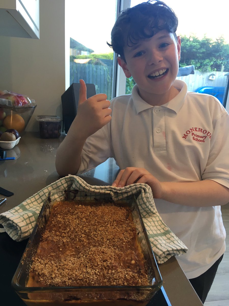 SusieWhiff's tweet photo. @Monkhouse1 @FreshFoodNE Tom made vegetable parmagiana for tonight’s dinner! He’s very proud of himself, but told us not to get used to him cooking for us 🤣 #imadeitmyselfie https://t.co/BXiBE48v2M