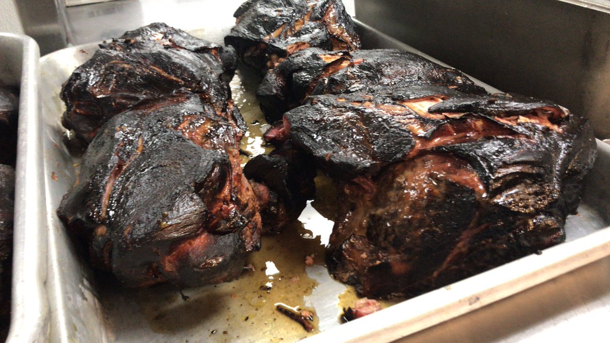 ATXtrinityChef's tweet image. Hope you come hungry for lunch tomorrow, #foodfocus #texasbbq @austintrinity