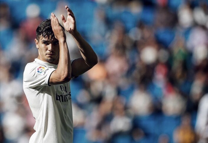 Brahim's tweet photo. Gracias por esta acogida en mis primeros meses en el club. Ahora es tiempo para descansar y mejorar. ¡Esto acaba de empezar! El @realmadrid siempre vuelve ⚪️ https://t.co/w5neE6aujC
