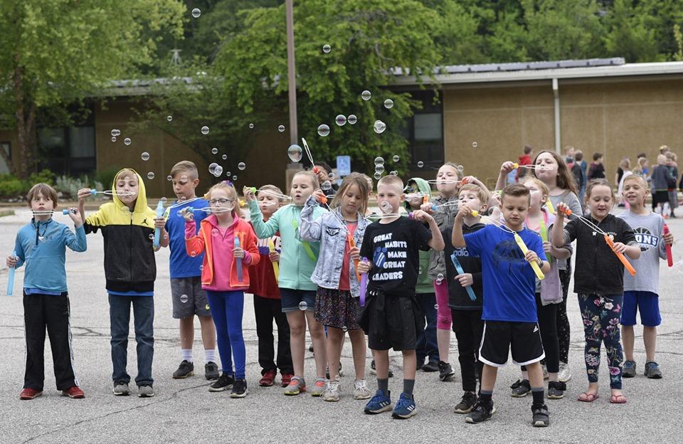 CSELions's tweet photo. Field Day 2019!
#NWLoveLearnLead #MinutesMatter #CSELions https://t.co/VXICQP0KBe