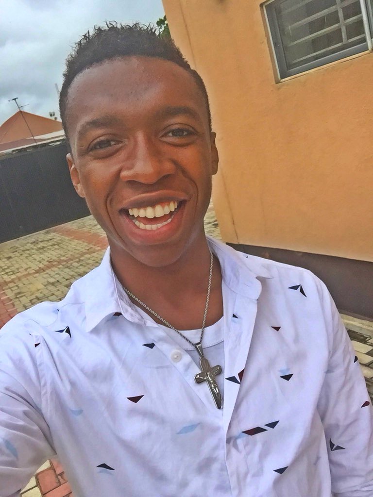 petermurano's tweet photo. POP by the corner๐๐๐๐๐
Mans passing out soon
#Calabarcorper #NYSC https://t.co/Ppn7yT1G9d