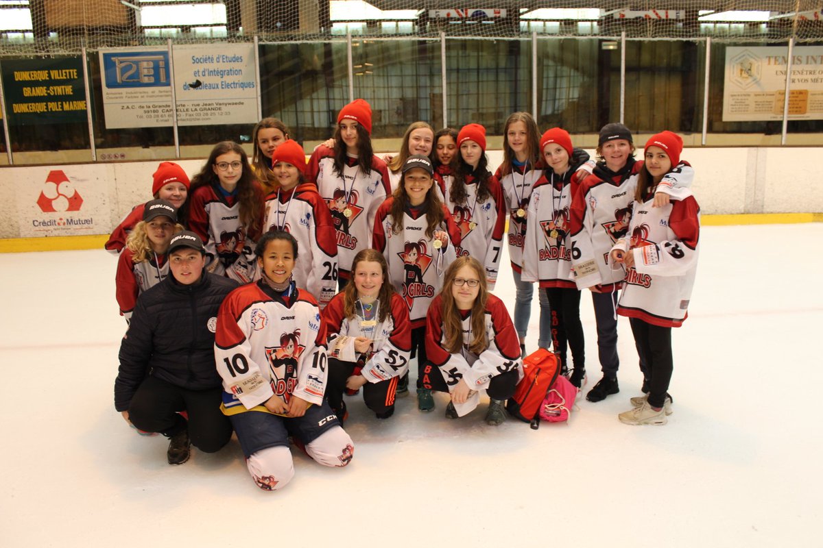 Nos badgirls ont participé au tournoi U13 de Dunkerque et finissent à la 7ème place du tournoi. Bravo les filles ! <a href="/badgirlshockey/">Badgirls - Hockey Sur Glace</a> <a href="/ZNEHockeyFem/">ZNE.HockeyFem</a> #hockeygirls #allezlesfilles