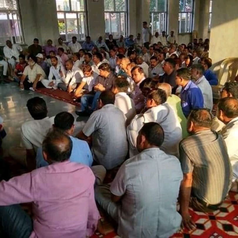 बल्लभगढ़ में एक अनुसूचित जाति की बेटी के साथ जो हुआ,,वो मानवता को शर्मसार करने वाली घटना है।
उसे बल्ले से पीटा गया, फिर बलात्कार किया गया और उसके शरीर के अंगों पर लगभग 70 बार गर्म चाकू से काटा गया,
वह एमबीबीएस की तैयारी करने के साथ इसी साल 85% मार्क्स 12 वी मेडिकल से पास की थी।