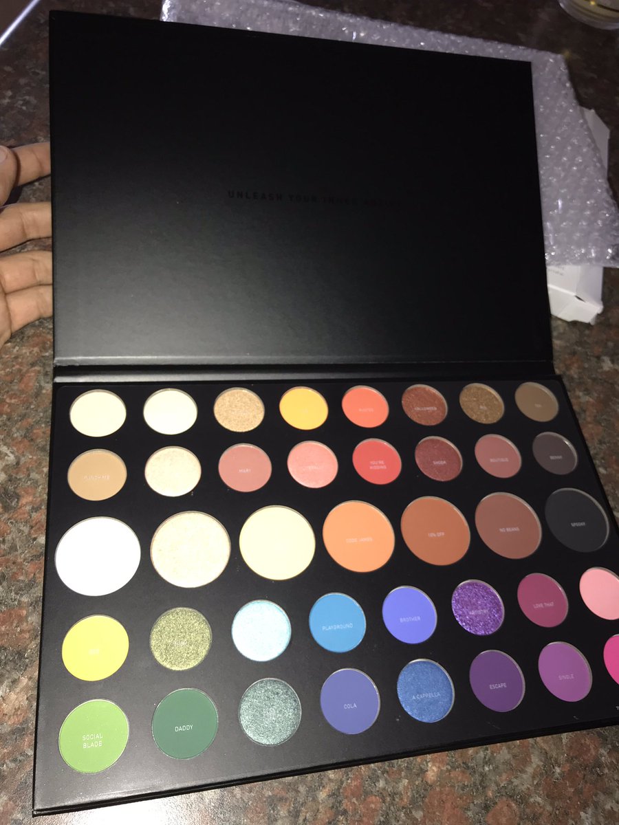 CamposPreston's tweet photo. Can’t wait to #unleashmyinnerartist with the @jamescharles pallet 😬😘 https://t.co/KVubkYjVT9