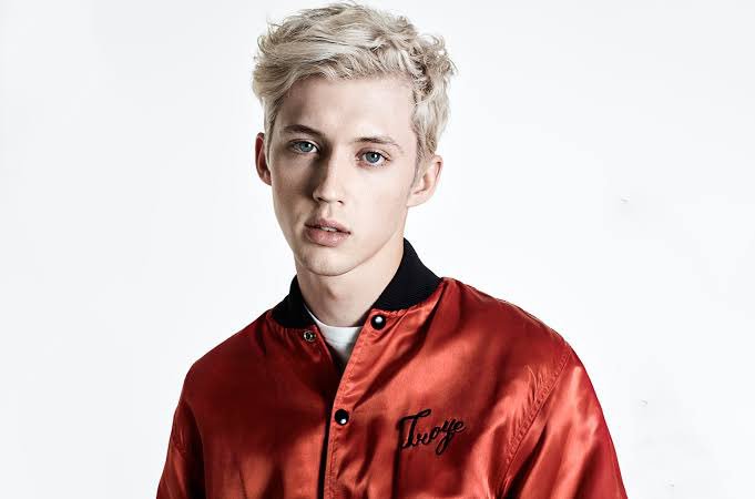 adrievianna's tweet photo. - o TROYE SIVAN💜💜💜 https://t.co/QV6j3WqVqx