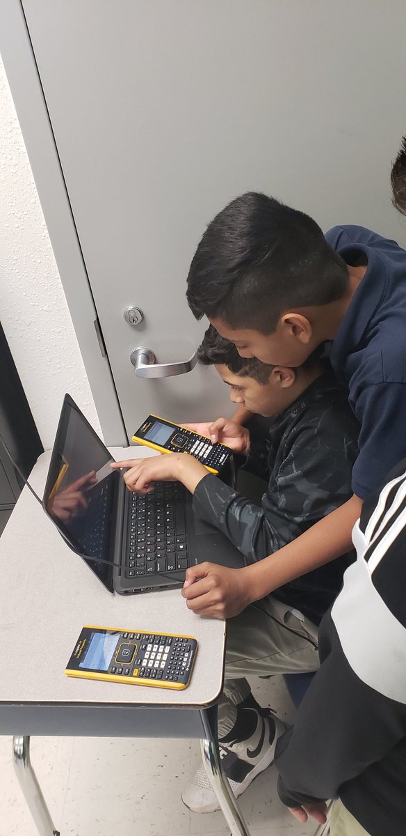 EAnderson_DWS's tweet photo. Future 8th Grade Colts having fun learning how to use their TI-NSpire CX calculators!  #TeamSISD #ColtNation @DW_K8S @BRodriguez_TECH https://t.co/65wZrYUYmD