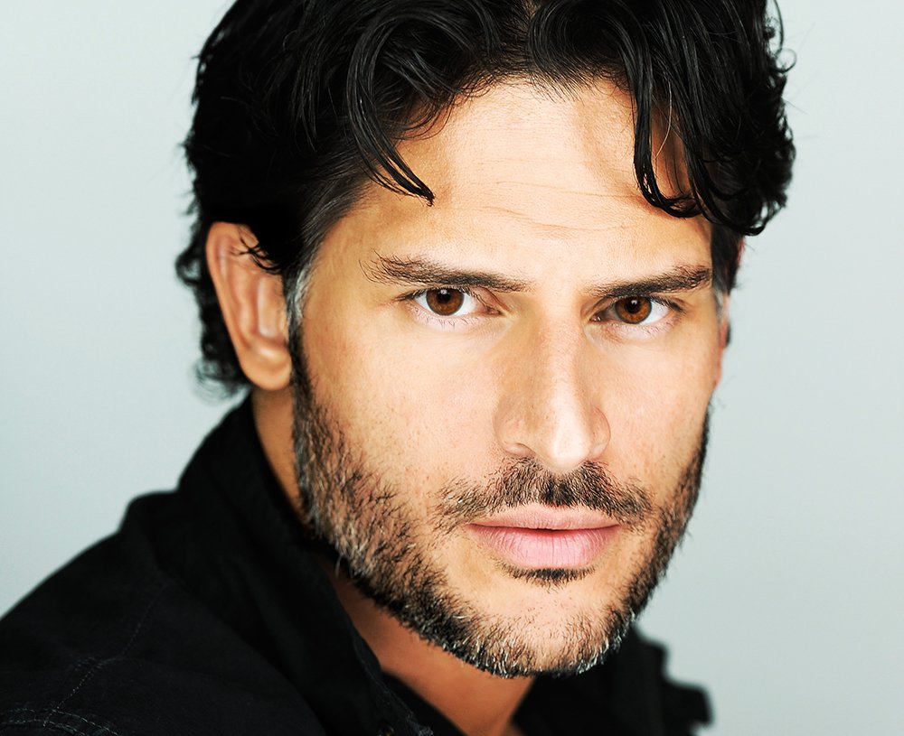 mauifilmfest's tweet photo. #MauiFilmFest: @JoeManganiello will receive the Shooting Star Award on Friday, June 14, at the #CelestialCinema. Bonus: his wife @SofiaVergara will present it to him! 

The world premiere of their film BOTTOM OF THE 9TH will follow!

@TheMauiNewsHI: https://t.co/7Kg0r760kY https://t.co/hhxOUWqCSY