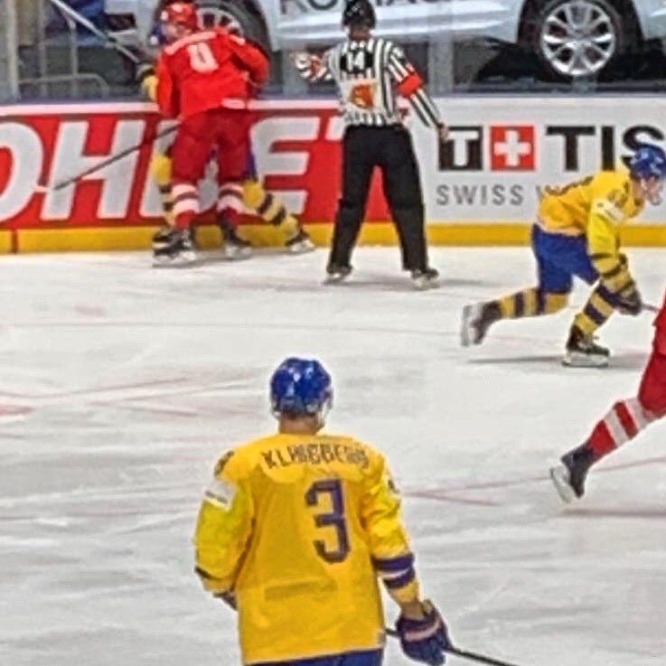 foffamilyoffice's tweet photo. Ikväll ser vi Tre Kronor mot Ryssland live. Kom igen Sverige!! #sports #wealth #health #hockey #fotboll #golf #padel #tennis #sportmanagement #wealthmanagement #lifekinetik #benevent #fofpopup #foffamily https://t.co/TEHqFWqoLx