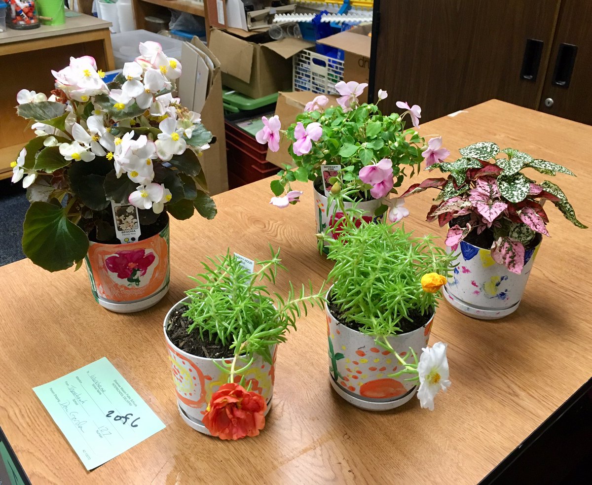 Fun class teaching about annuals, perennials and landscape design with a visit to <a href="/halings_kc/">Haling's Greenhouse</a> <a href="/Tomahawk_prin/">Tomahawk Elementary</a>