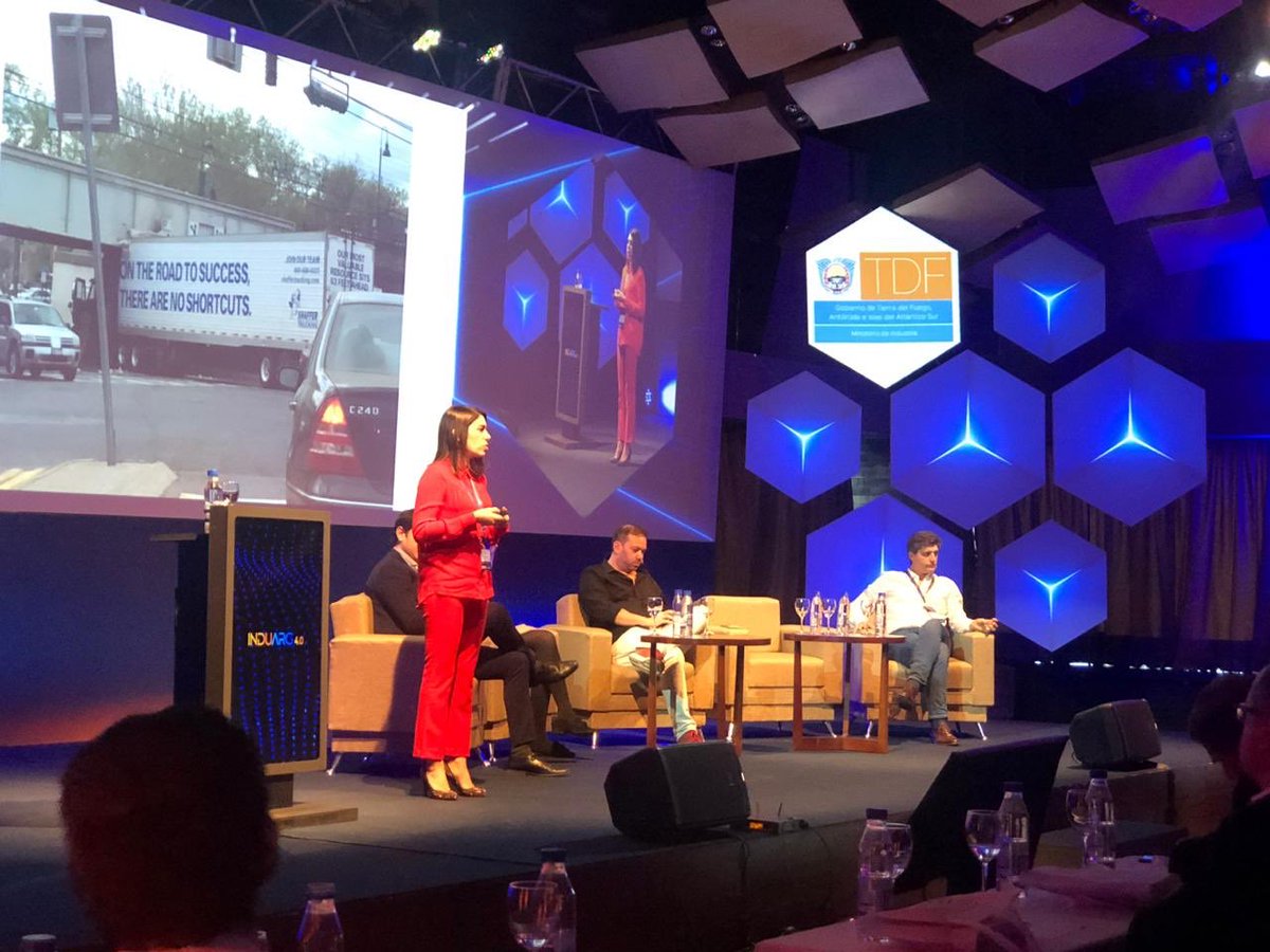 VeronicaOlocco's tweet photo. Gracias a mis compañeros de panel “Educación 4.0” y a #INDUARG por la invitación. Excelente encuentro ⁦@LaSiglo21⁩ https://t.co/SG3MERIqtf