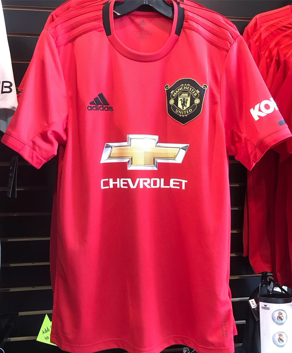 SoccerPostA's tweet photo. NEW!! Juventus, Chelsea, Manchester United, Bayern Munich, and more coming of the new 19/20 club replicas!! #Juventus #Juve #Chelsea #CFC #ManchesterUnited #ManUtd #ManUnited #Bayern #FCB #soccer #new #need https://t.co/fMvYQAgXsp