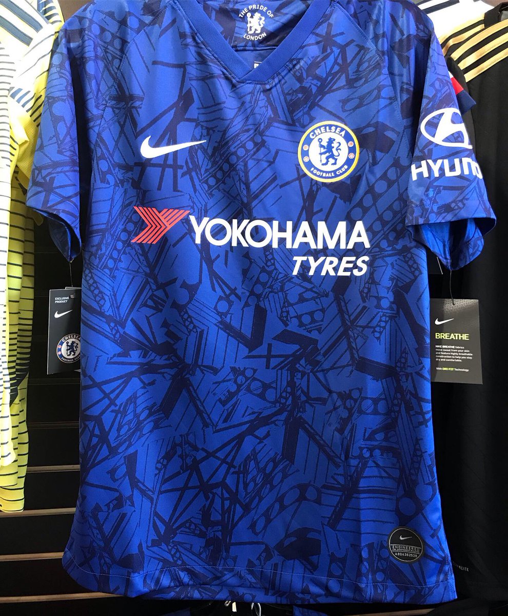 SoccerPostA's tweet photo. NEW!! Juventus, Chelsea, Manchester United, Bayern Munich, and more coming of the new 19/20 club replicas!! #Juventus #Juve #Chelsea #CFC #ManchesterUnited #ManUtd #ManUnited #Bayern #FCB #soccer #new #need https://t.co/fMvYQAgXsp