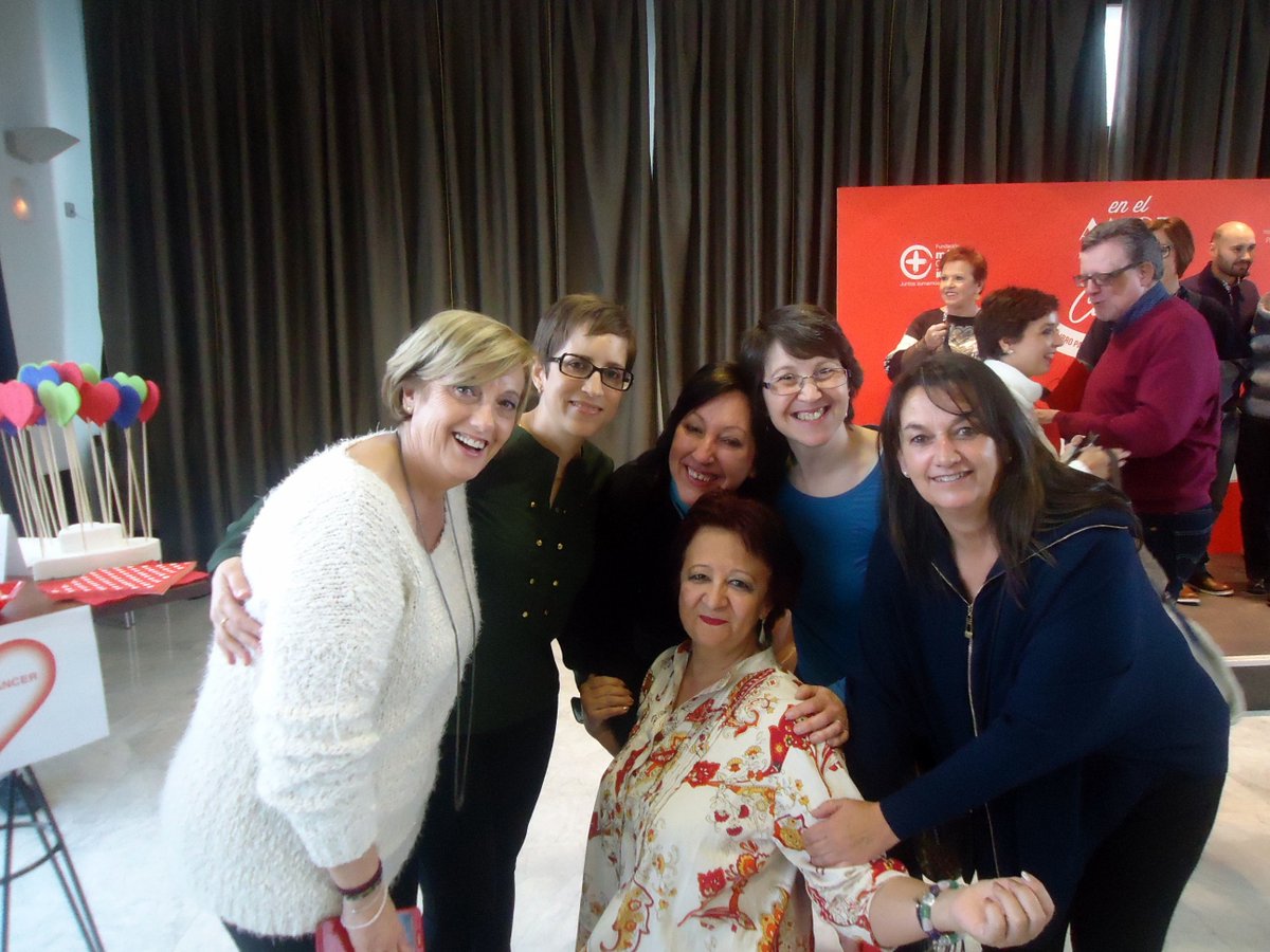 prviva's tweet photo. Te conocí,admiré y compartí @Lazos_cancer y siempre has sido vivo ejemplo #AmorYCancer . Te seguiré recordando con el cariño que tú recordabas tu tierra manchega de #Albacete y seguiré tu consejo: #haciendolimonada cuando la vida me dé limones ¡ Vuela alto, Maite ! https://t.co/vhFP3ETaQC