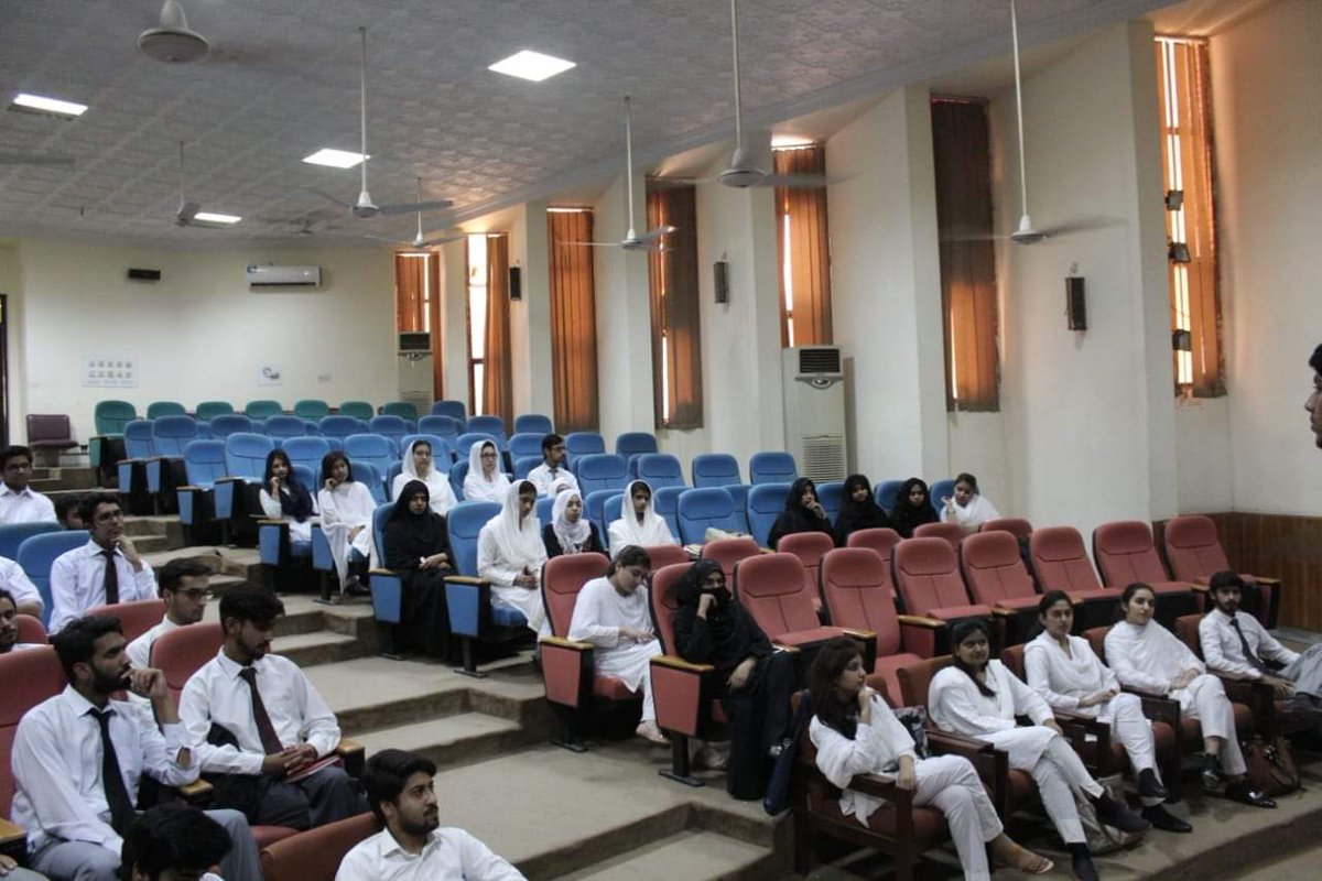 ClubIms's tweet photo. First General body meeting of Executive Club headed by president Faiq Sadiq and Vice President Falak Sher.Main agenda of meeting was to get to know the newly formed body and have a first interaction. #IMS #IMSBZU #EXECUTIVE_CLUB #IMSEC #BUSINESS #BZUMULTAN #BUSINESSSCHOOL https://t.co/qC36JiwzwJ