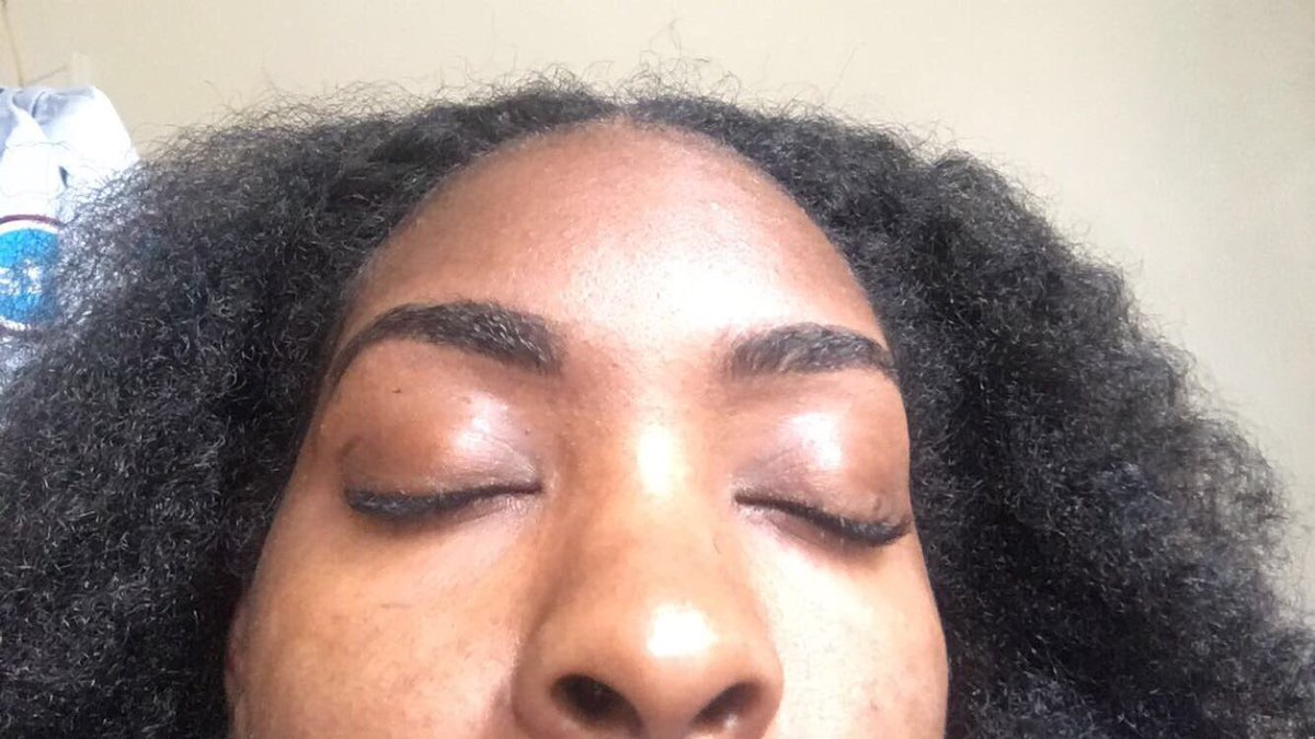 Heff__'s tweet photo. Before & After #Wolfchallenge I let my eyebrows grow in for a full month & now look at them w.o any tint or fill in. https://t.co/4ohyHHupT4