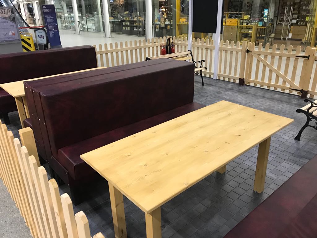 creatoruk's tweet photo. Last Summer .....
Pics of #Summer #Picnic Area we produced for creative marketing agency @brandanddeliver at @StPancrasInt.
Waiting for a @Eurostar @EurostarUK was never more relaxing!
#StP150 #london #londres #visitlondon #trains #travel #eurostar
#Londonislovinit #LoveLondon https://t.co/IzkjJHOXPW