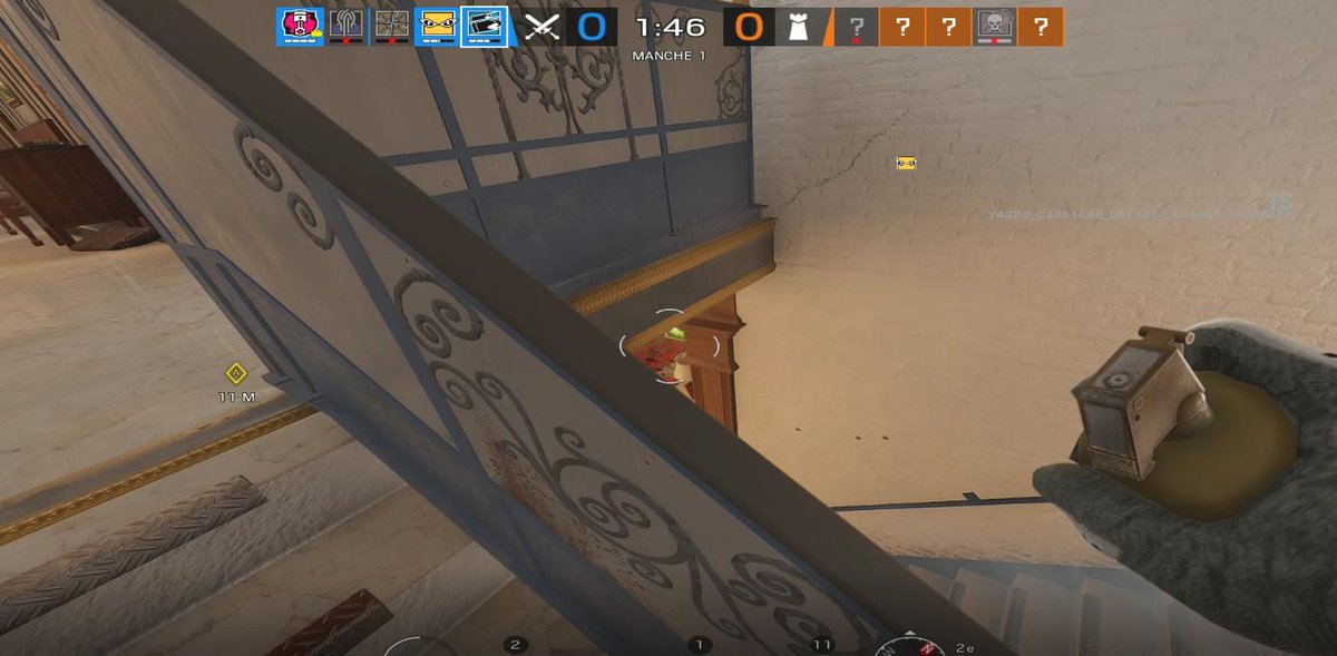 Labyrinthite4's tweet image. A votre avis, la frag passe ? Ou rebondis sur la rambarde et explose devant moi ? @HGGalonas @HGMacacrino