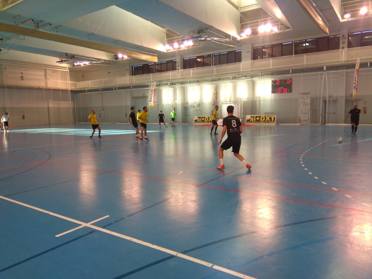 SADUSoficial's tweet photo. #FinalesSADUS Y para cerrar la jornada, @Direccion_EPS se impone a @ETSIngenieria por 3-1 en la final de #FSM ¡Enhorabuena! Mañana, más https://t.co/JjUcNjud3O
