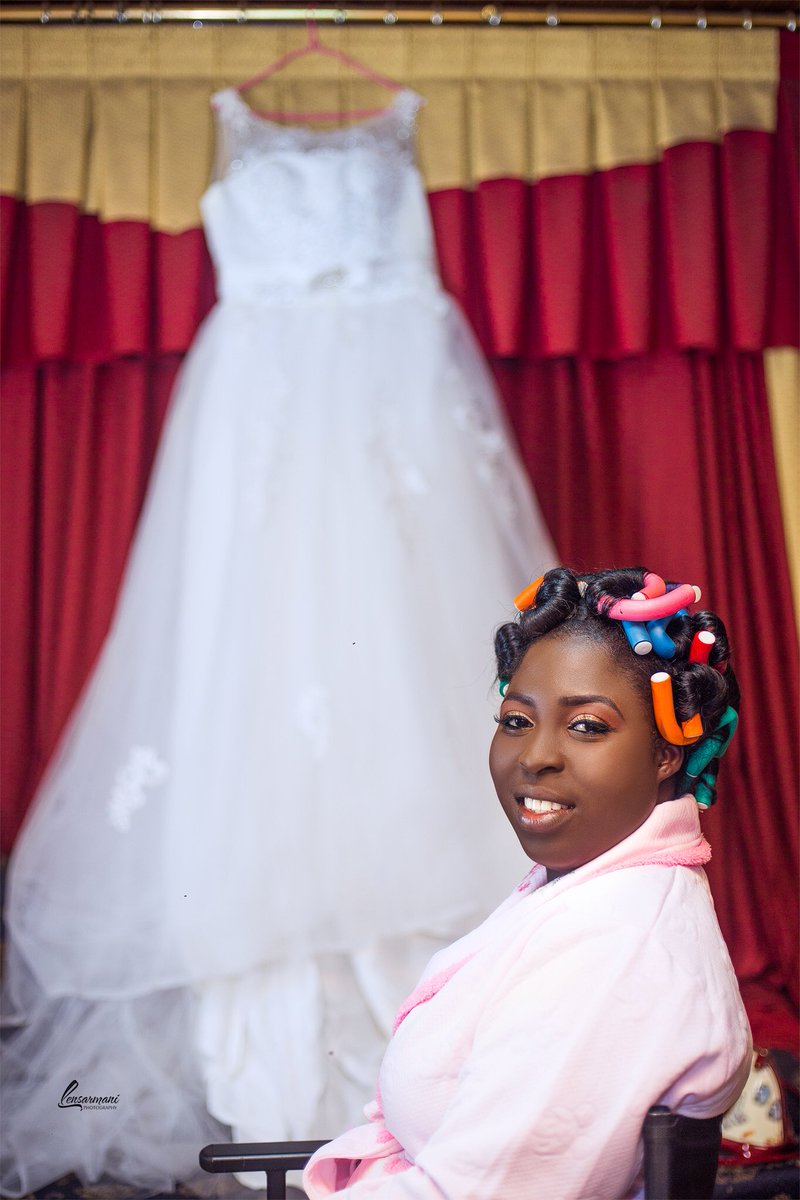 nii_ayikai's tweet photo. Beautiful bride and bridesmaids ❤️
:
:
:
MUA @riviera_glam
#ghanaweddings #weloveghanaweddings👫💑💒💍❤️ #engagementphotos #ghweddings #iloveweddings #ghbride #idoghana #idoghanaweddings #sayido https://t.co/YeBVakVqRG
