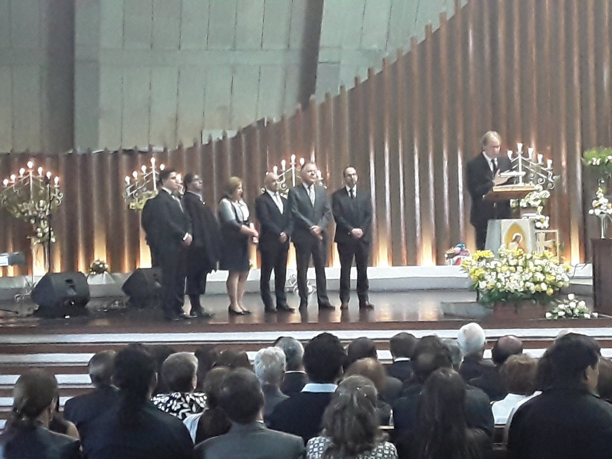 “Su gloria crecerá, como crece la sombra cuando el sol declina”  sentidas palabras de despedida de Eduardo Mendoza Vicepresidente #CPCCSTransitorio a Dr. Julio Cesar Trujillo <a href="/JCTrujilloCPCCS/">El legado de un hombre honesto</a>  via <a href="/constante_r/">HUGO R. CONSTANTE</a>