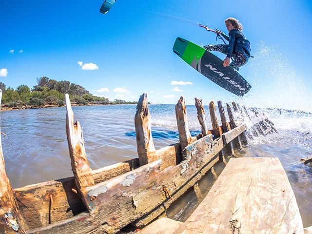 We are stoked to officially welcome @tomseager___ to the Naish team! Stay tuned as we have lots of rad project lined up with him this summer!
📸: <a href="/coccoluto/">takis papadeas</a>.gianmaria bit.ly/2X2T1ZG