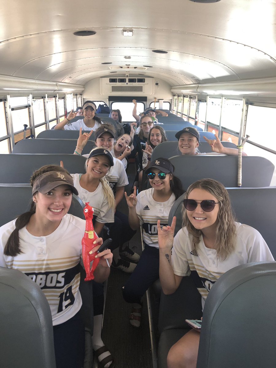 Off to Prosper for round 5! Everyone has their chickens and we’re ready to go! 5pm game time! #eliteeight #loboproud #history <a href="/LittleElmHS/">Little Elm HS</a> <a href="/LEISDAthletics/">LEISD Athletics</a> 💙🐺🥎💛