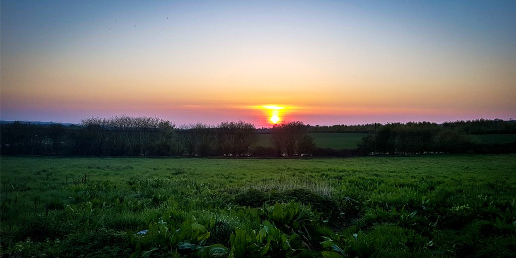 Good thing about late starts are the beautiful sunsets.

#Hikeoholics #sunset #sunsets #hiking #hike #hikingadventures #hikingtrip #hikingwithkids #walkinguk #hikemore #hikingfamily #hiking_hobby #ukhikers #hikinguk #ukhiking #adventure #outdoors #getoutside #hiker #hikes
