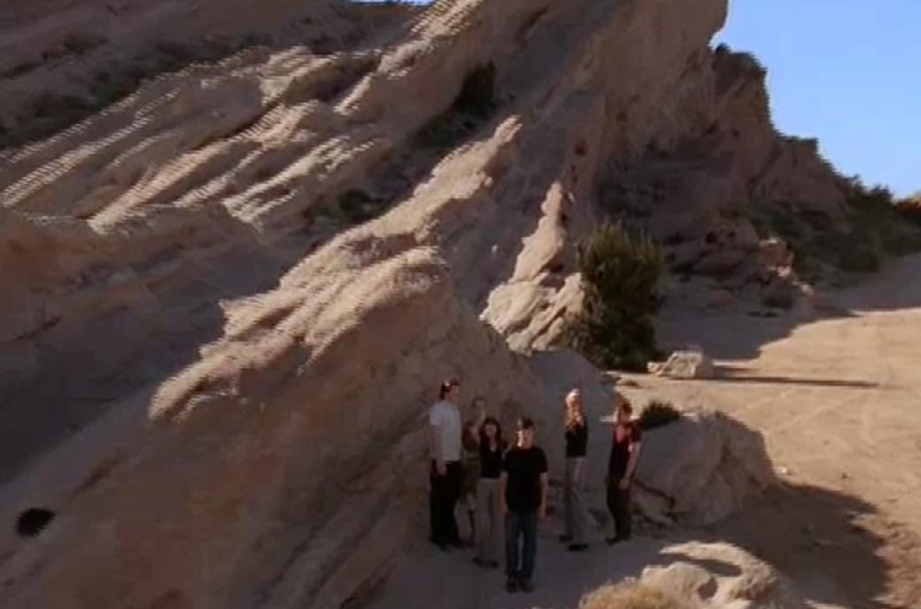crashdowncom's tweet photo. Isabel: What happens now, Max?ย Max: I have to save my son...ย #AntarOrEarth #RoswellDeparture #RoswellRealTimeRewatch #Roswell #RoswellRewatch https://t.co/mS4YJXfJMP