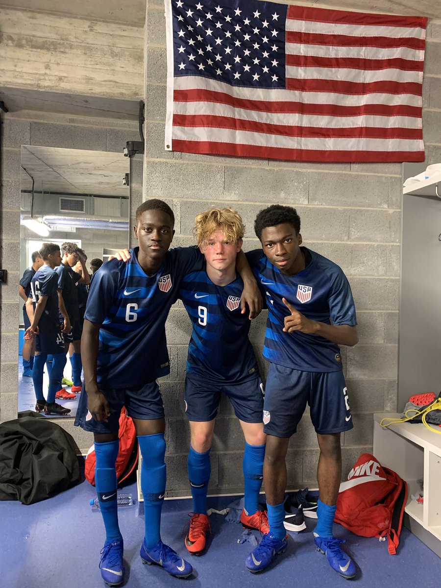 eltonchifamba's tweet photo. Always an honor to represent this country 🇺🇸⚽️🥇 https://t.co/eK2vuofaq7