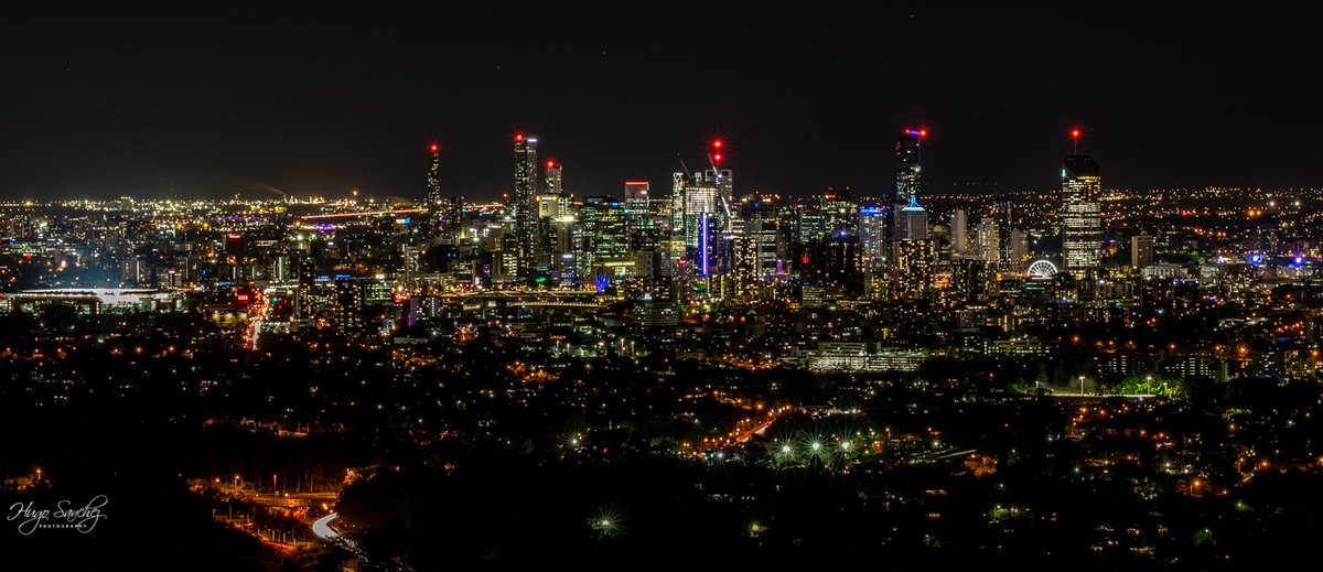Brisbane at night #Brisbane #downtown #skyline #citylights #beautiful #selfportrait #tourist #nightphotography #australia #viewsofbrisbane #Queensland #QLD