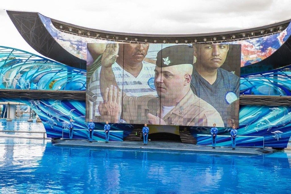 Attractions's tweet photo. .@SeaWorld Parks &amp; Resorts is offering free admission to U.S. veterans and their families for a limited time: https://t.co/fpUCpUAwiO https://t.co/kKHRuTmBPT