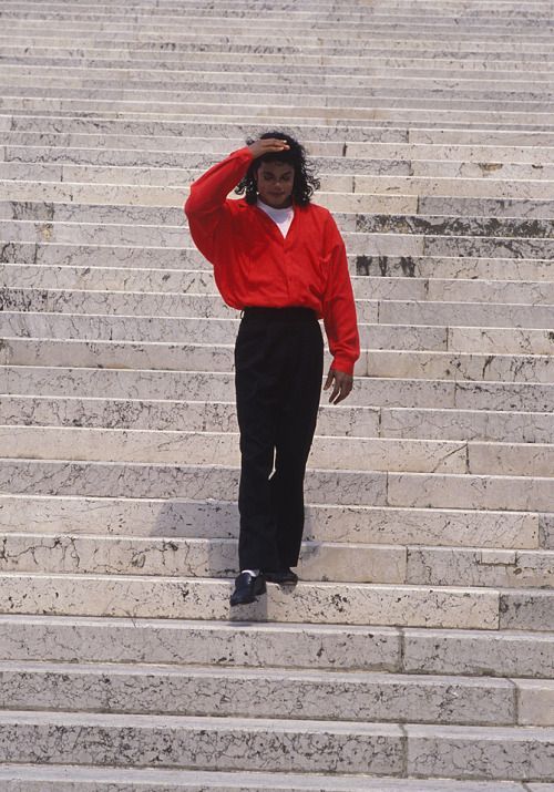 michaeljackson's tweet photo. “I’m a great fan of art. I love Michelangelo. If I had the chance to talk to him or read about him, I would want to know about what inspired him to become who he is – the anatomy of his craftsmanship.…” – Michael Jackson in 1993 https://t.co/4Aopm6Fjjb