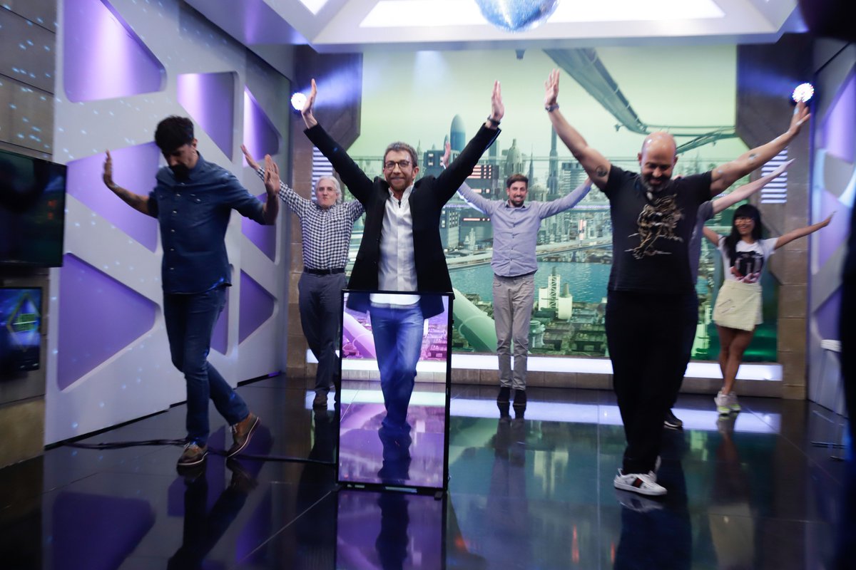 El_Hormiguero's tweet photo. Mañana @edurnity, el jueves #IñakiGabilondo y el Lunes… ¡@jonasbrothers! #BertínEH https://t.co/xiXwrtZZAa