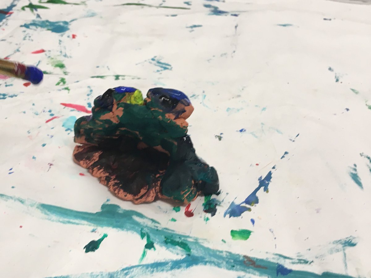 MissScottArt's tweet photo. #2031Artists are finishing up their clay frogs this week with a coat of paint.We discussed why frogs are different colors -ask them why they chose the colors they did. #miltonInnovation https://t.co/CDFjVbHcEp