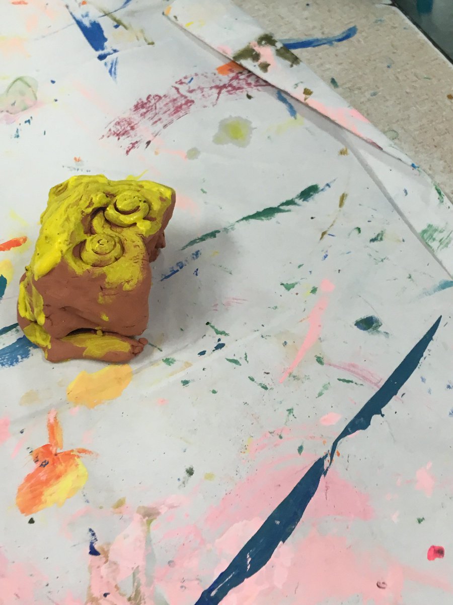 MissScottArt's tweet photo. #2031Artists are finishing up their clay frogs this week with a coat of paint.We discussed why frogs are different colors -ask them why they chose the colors they did. #miltonInnovation https://t.co/CDFjVbHcEp