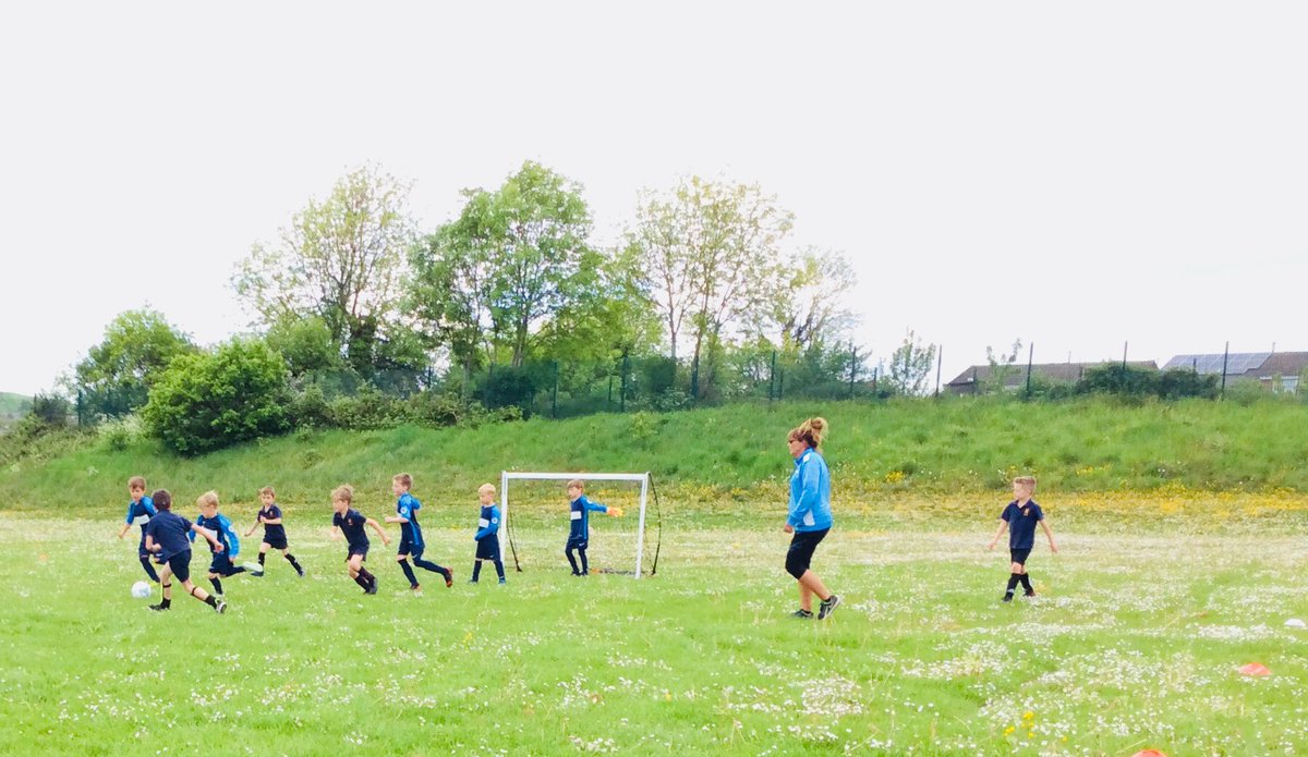 wgessport's tweet photo. ⚽️🥇🏆KS1 Football Champions!! The boys played amazingly well! What a way to start the week 💥💥
#gowilly #proudschool #proudteacher #bringonmoorfarmcomp @RSCoaching1 @Ambervalleyssp https://t.co/bhU1rF8cVX