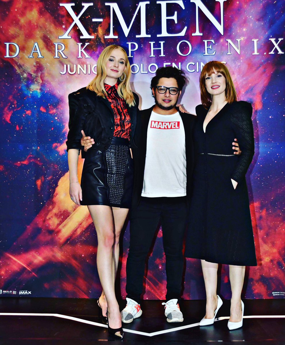 rishard1988's tweet photo. #SOPHIE_TURNER #Dark_Phoenix 🔥 #JESSICA_CHASTAIN ⚫️⚪️ #X_MEN @20thcenturyfox @marvel ✅ @GameOfThrones @TheLadySansa 👸 👑 https://t.co/K0IwoaQP6n