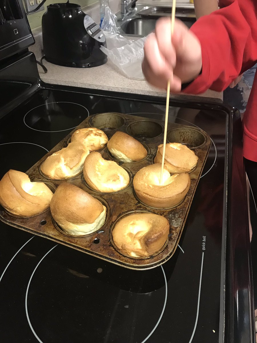 LoriSuss's tweet photo. Popovers and flavored butter in Basic Foods today #menomfcs #mhsmustang1 #sayyestofcs https://t.co/BC2h9p1MST