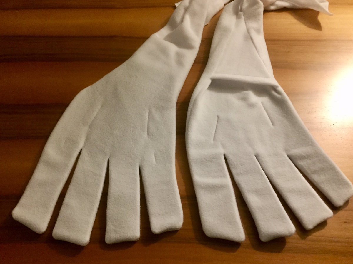skyhawkcosplay's tweet photo. I made this Lugia #pokemon Hoodie some weeks ago for #animuc2019. I was happy for a while but there are many details I could have done better. I have to keep telling me that this is an iterative process. https://t.co/WSymnlTqiD