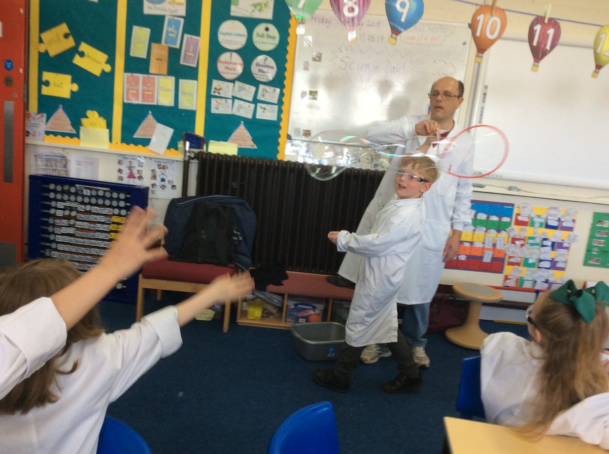 Catherine's Mum &amp; her colleagues/students visited us from Aberdeen Uni.We learnt about DNA, density, magnetism, dry ice, lava lamps, glow sticks &amp; slime! What a busy day. Thanks again for giving up your time. Video to follow... <a href="/SchoolBroomhill/">BroomhillSchool</a>