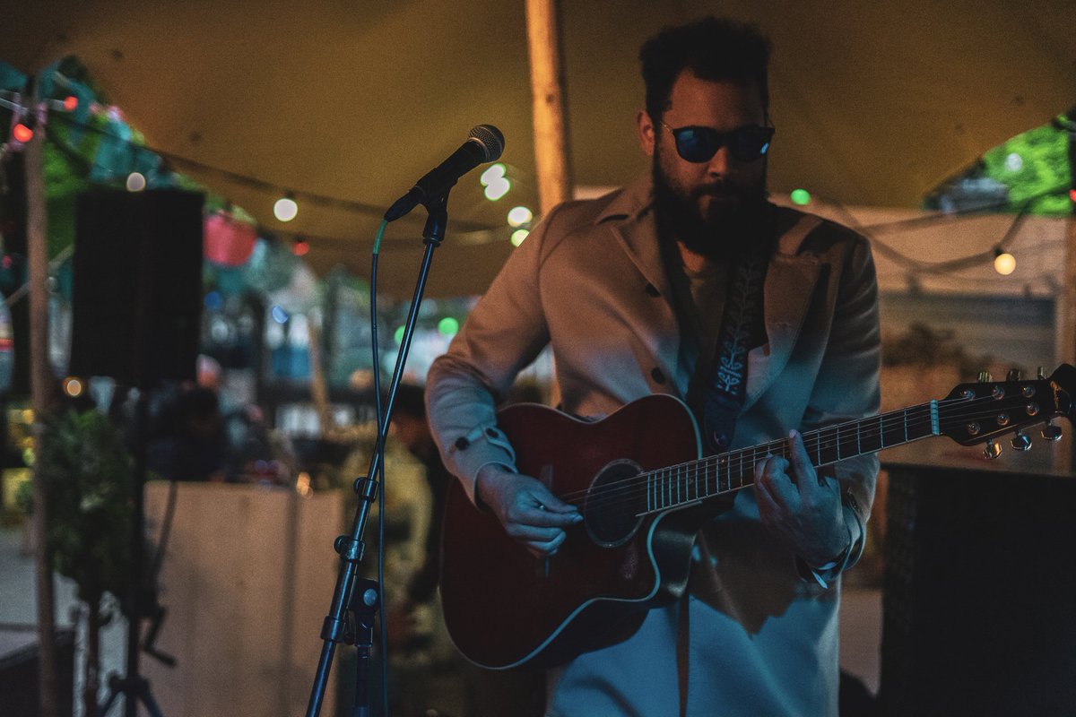 Andre_Hazel's tweet photo. An amazing performance and picture by Fatih Yükler at Festival JOY !!! #festival #joy #live #music #andrehazel https://t.co/HcBTJREu1l