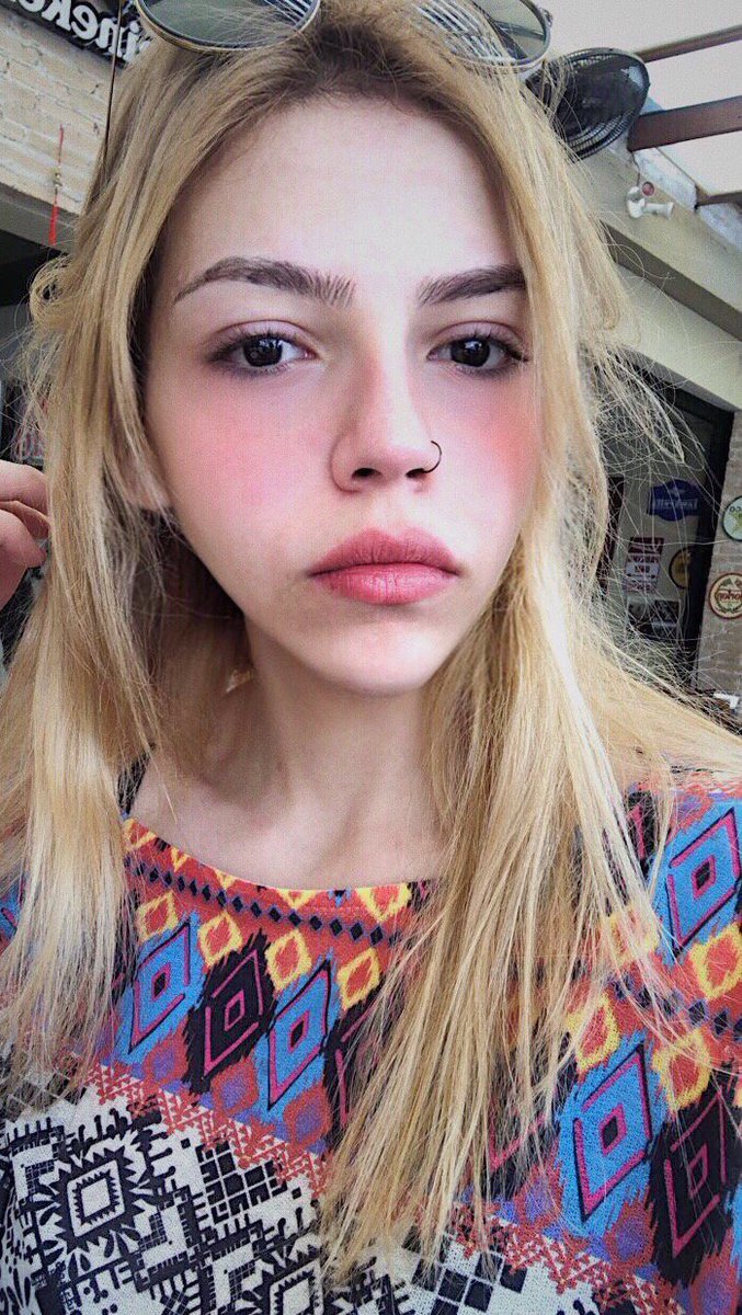 OpsLauraaa's tweet photo. Time loiro #querodevolta https://t.co/9KmL9NUjxP