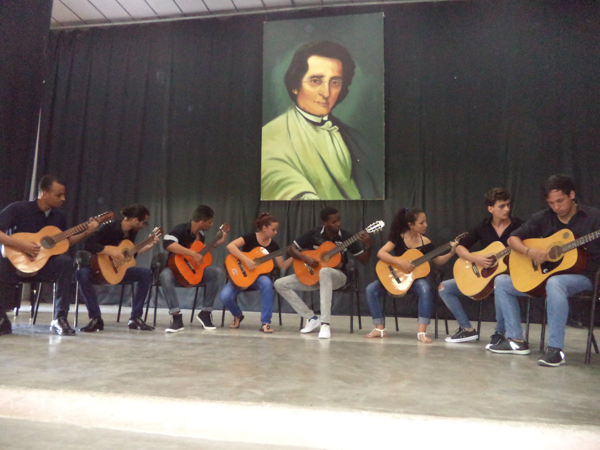 LismayPerezs's tweet photo. Se desarrolló en la Sede Varela de la @UCLV Jornada de música de concierto como parte del Festival de Artistas Aficionados. https://t.co/CttVhnSOEq